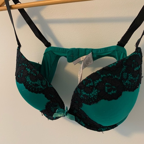 LA SENZA | Emerald and Lace Push-up Bra - Picture 2 of 4